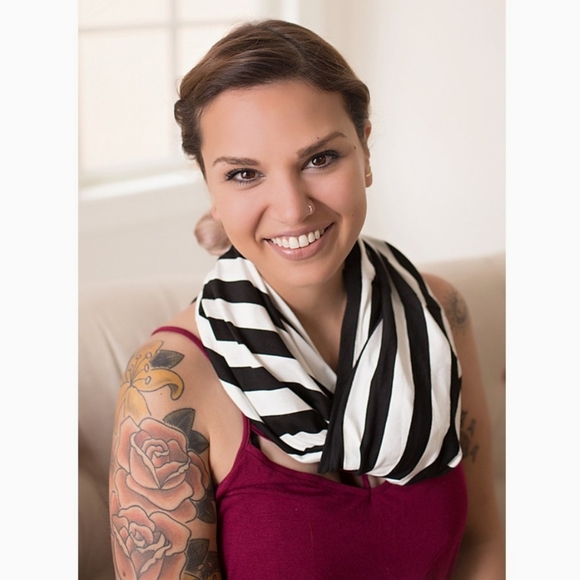 Itzy Ritzy 4-in-1 Mom Boss Nursing Cover/ Car Seat Cover/ Scarf Black & … - Picture 9 of 14